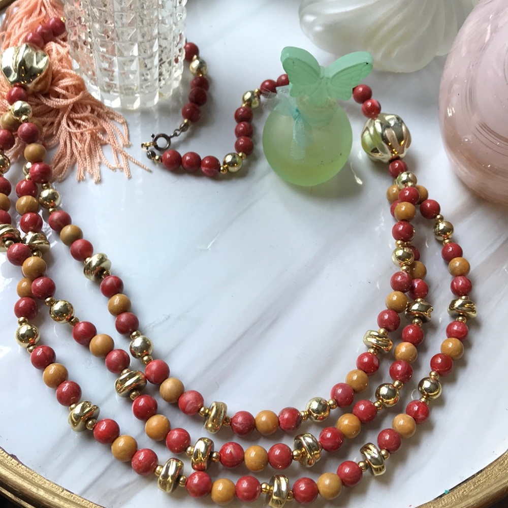 Beaded necklace